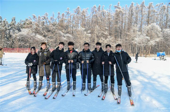 长春净月潭滑雪场开板：雪淞雾凇间穿行感受“梦境般”乐趣